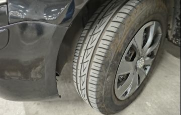 Volkswagen Fox 1.0 8V (Flex) - Foto #9