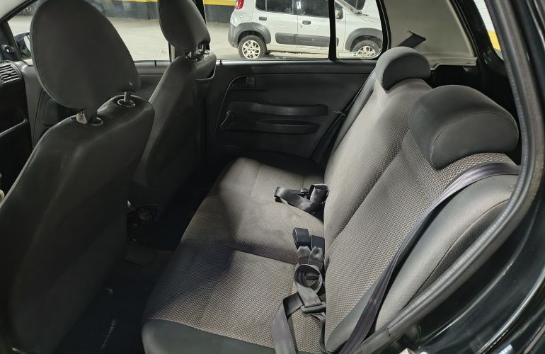 Volkswagen Fox 1.0 8V (Flex) - Foto #10