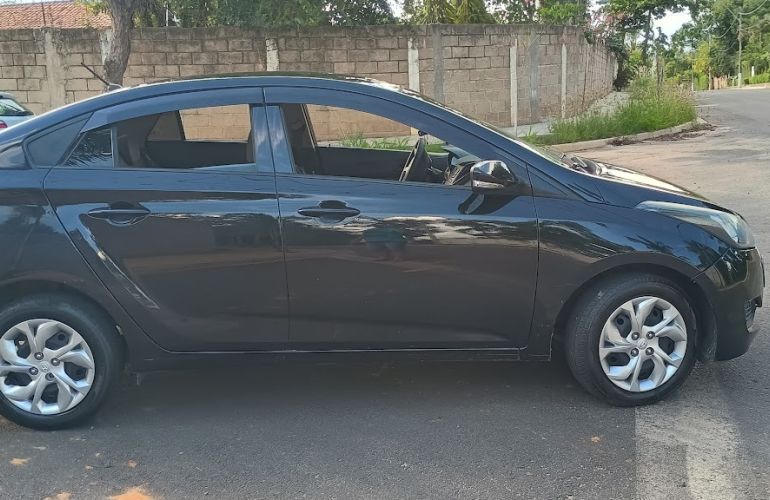 Hyundai HB20S 1.0 Comfort Plus - Foto #8