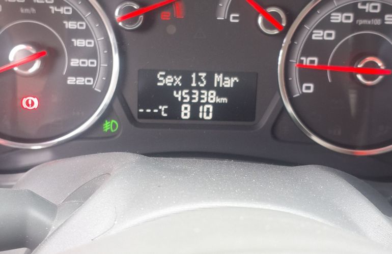 Fiat Palio Essence 1.6 16V (Flex) - Foto #4