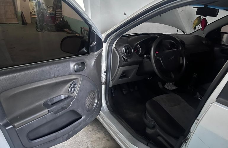 Ford Fiesta Hatch S Rocam 1.0 (Flex) - Foto #8