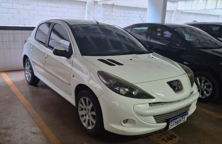 Peugeot 207 Hatch Active 1.4 (Flex) - Foto #8