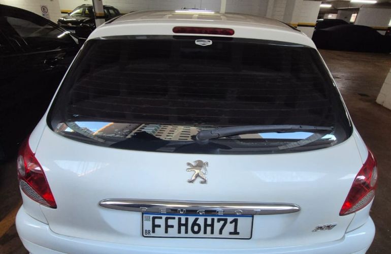Peugeot 207 Hatch Active 1.4 (Flex) - Foto #9