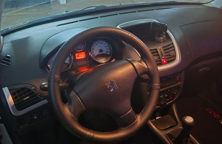 Peugeot 207 Hatch Active 1.4 (Flex) - Foto #10