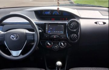 Toyota Etios X 1.3 (Flex) - Foto #5