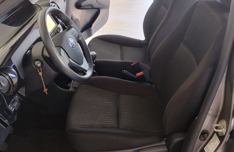 Toyota Etios X 1.3 (Flex) - Foto #6