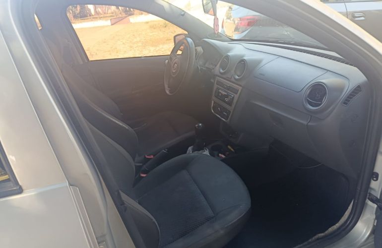 Volkswagen Voyage 1.0 TEC Trendline (Flex) - Foto #3