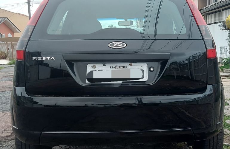 Ford Fiesta Hatch 1.0 (Flex) - Foto #4