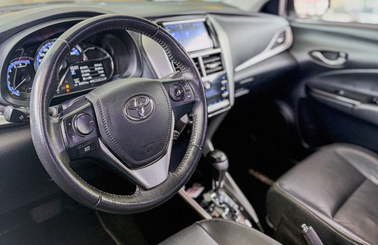 Toyota Yaris Sedan 1.5 XLS Connect CVT - Foto #3
