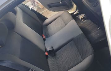 Volkswagen Gol 1.0 MPI (Flex) - Foto #4