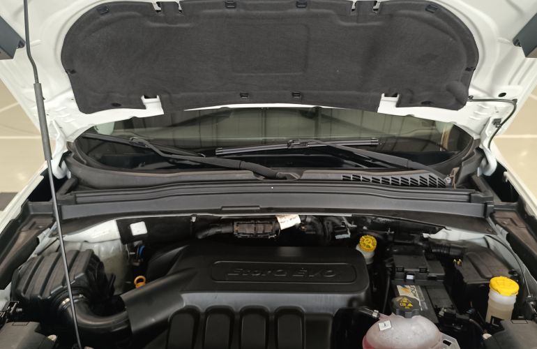 Jeep Renegade 1.8 Longitude (Aut) - Foto #8