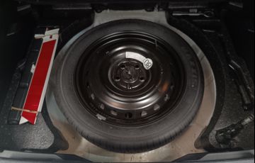 Jeep Renegade 1.8 Longitude (Aut) - Foto #10