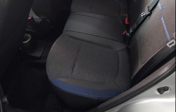 Renault Kwid 1.0 Intense - Foto #2