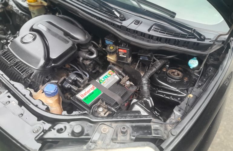 Fiat Uno Vivace 1.0 8V (Flex) 4p - Foto #3