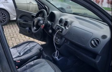 Fiat Uno Vivace 1.0 8V (Flex) 4p - Foto #4