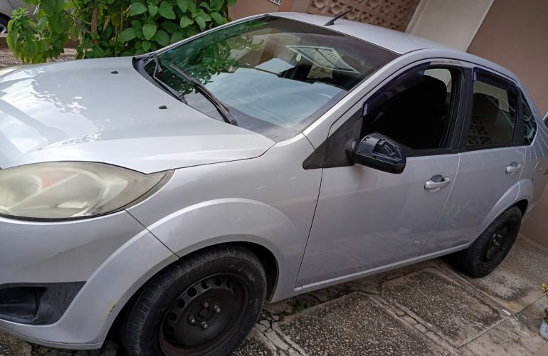 Ford Fiesta Sedan 1.6 Rocam (Flex) - Foto #3