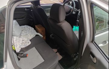 Ford Fiesta Sedan 1.6 Rocam (Flex) - Foto #8