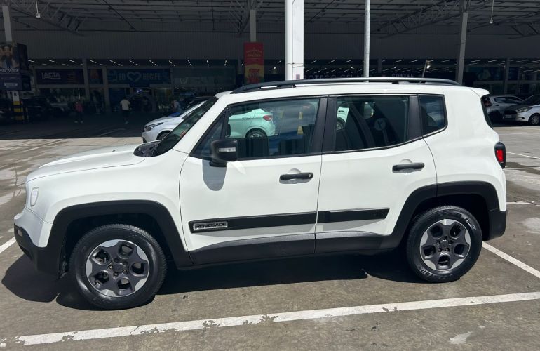 Jeep Renegade 1.8 (Aut) - Foto #3