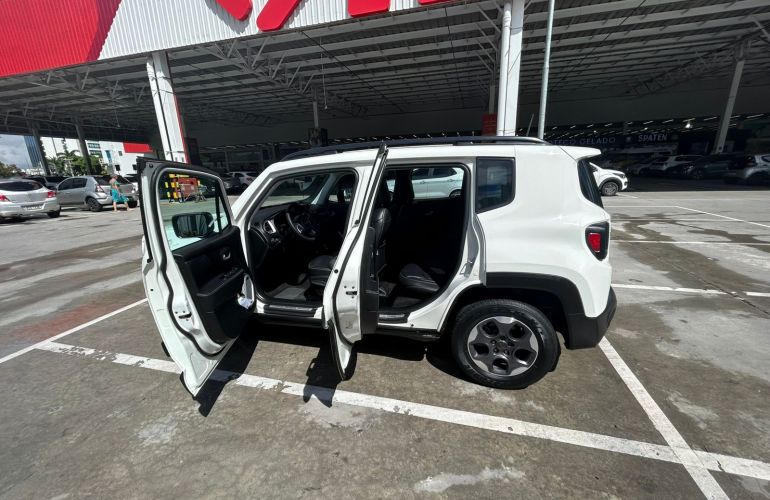 Jeep Renegade 1.8 (Aut) - Foto #4