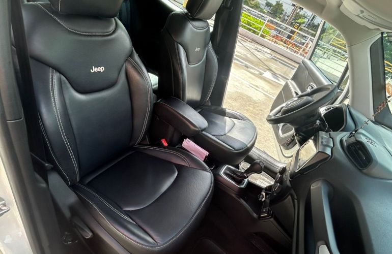 Jeep Renegade 1.8 (Aut) - Foto #6