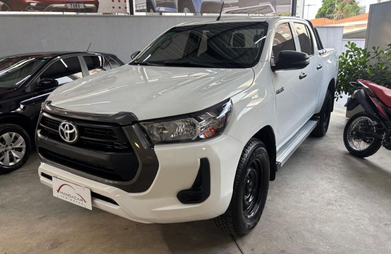 Toyota Hilux 2.8 TDI CD STD Power Pack 4x4 - Foto #2