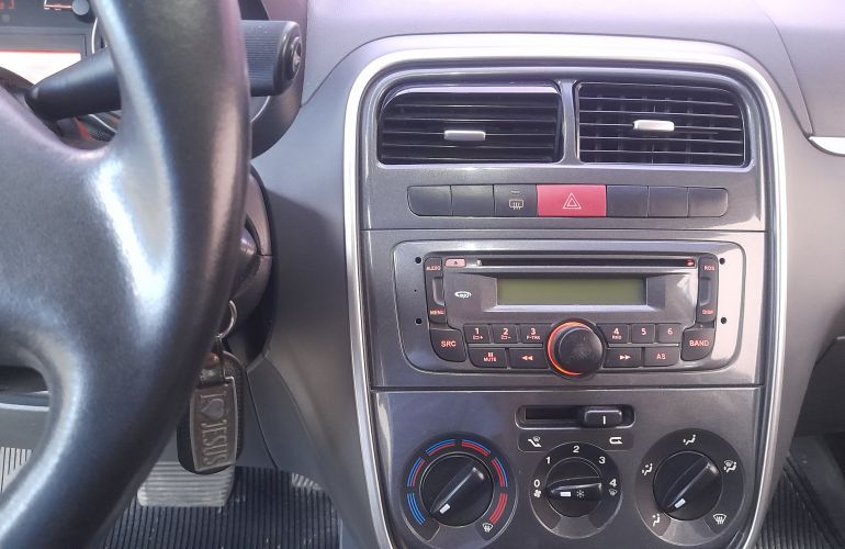Fiat Punto Essence 1.8 16V Dualogic (Flex) - Foto #4