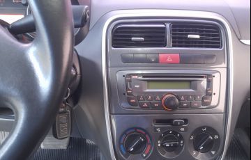 Fiat Punto Essence 1.8 16V Dualogic (Flex) - Foto #4