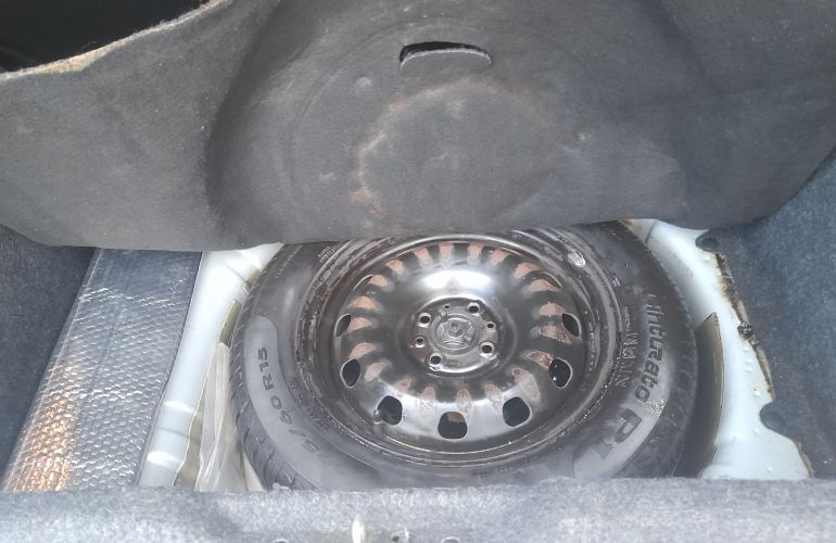 Fiat Punto Essence 1.8 16V Dualogic (Flex) - Foto #7