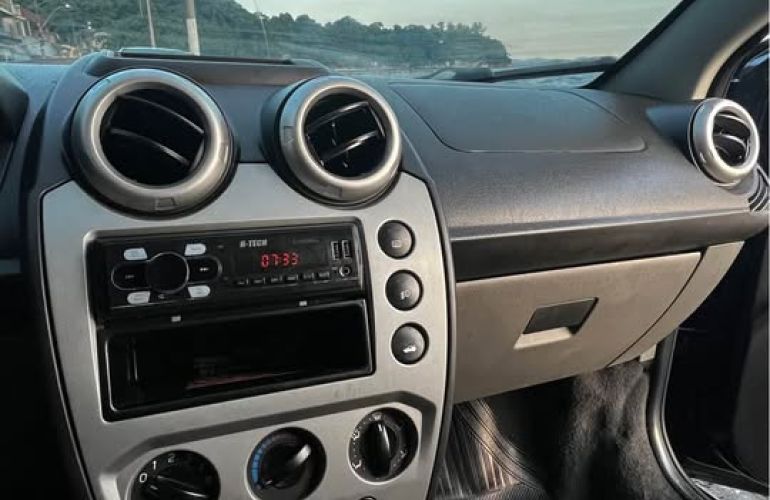 Ford Fiesta Hatch 1.6 (Flex) - Foto #4