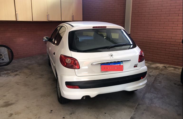 Peugeot 207 Hatch XR 1.4 8V (flex) 4p - Foto #3