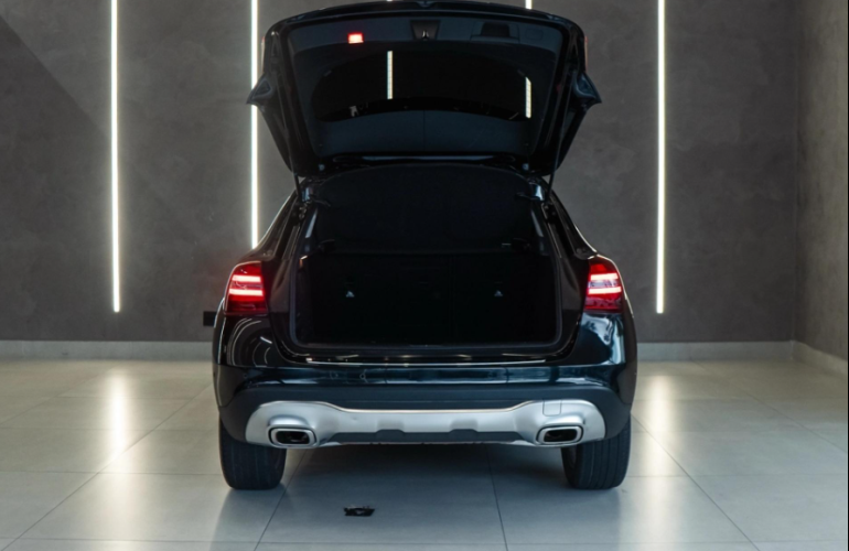 Mercedes-Benz GLA 200 Advance 1.6 Flex DCT FF - Foto #2