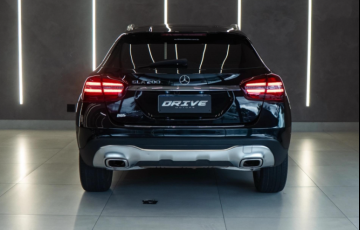 Mercedes-Benz GLA 200 Advance 1.6 Flex DCT FF - Foto #4