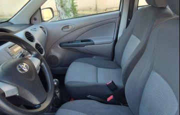 Toyota Etios XS 1.3 (Flex) - Foto #2