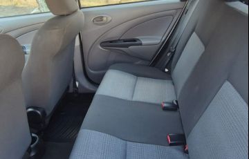 Toyota Etios XS 1.3 (Flex) - Foto #4