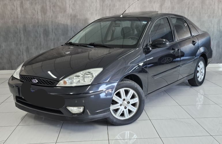 Ford Focus Sedan Ghia 2.0 16V Duratec (Aut) - Foto #2