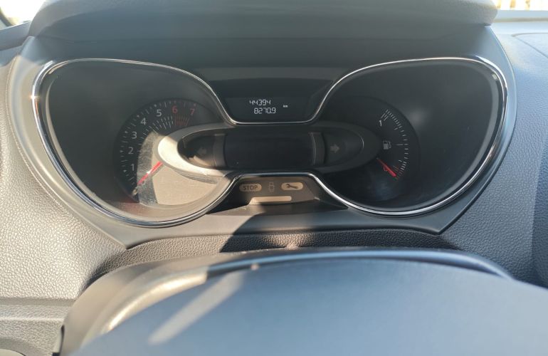 Renault Captur 1.6 Intense CVT - Foto #8