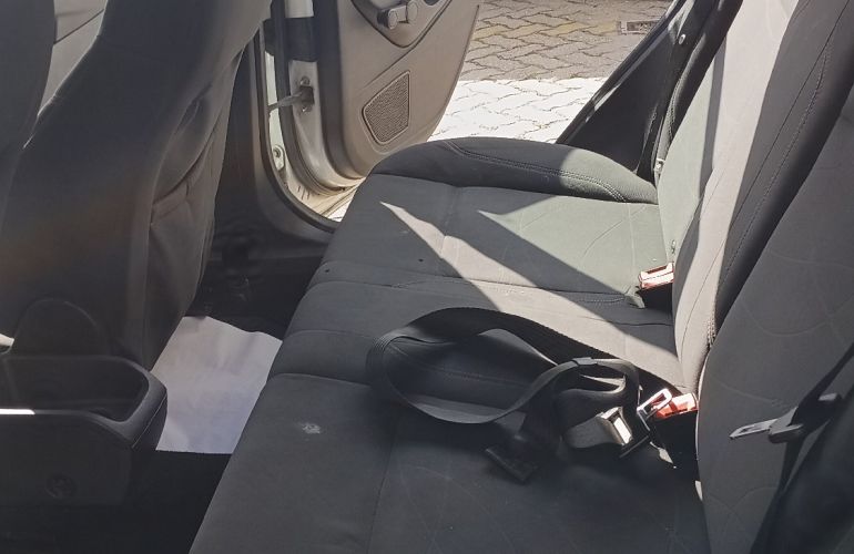 Ford New Fiesta SE 1.5 16V - Foto #3