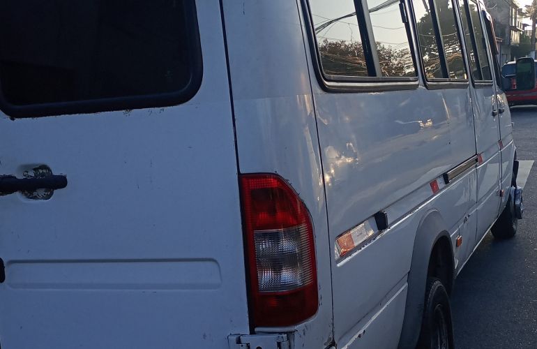 Mercedes-Benz Sprinter 413 CDI Van Luxo 20 lugares - Foto #2