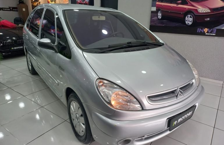 Citroën Xsara Picasso Exclusive 2.0 16V - Foto #2