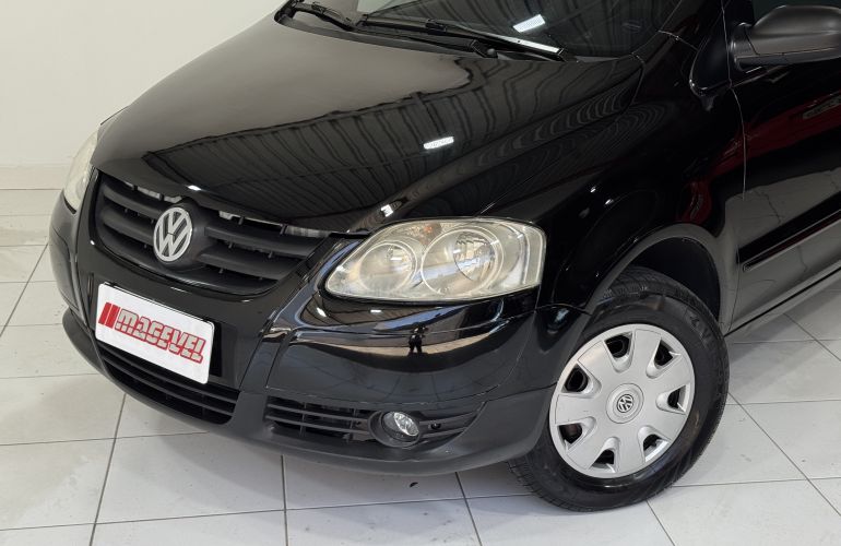 Volkswagen Fox 1.6 8V (Flex) - Foto #2