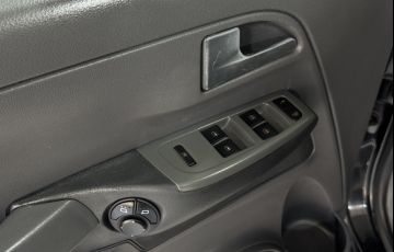 Volkswagen Fox 1.6 8V (Flex) - Foto #3