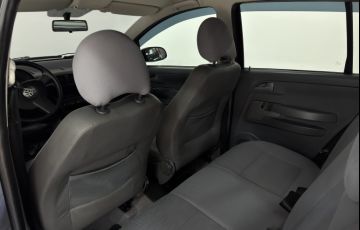 Volkswagen Fox 1.6 8V (Flex) - Foto #6