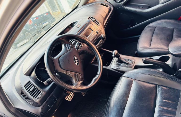 Kia Cerato SX 1.6 16V E.294 (Aut) - Foto #2