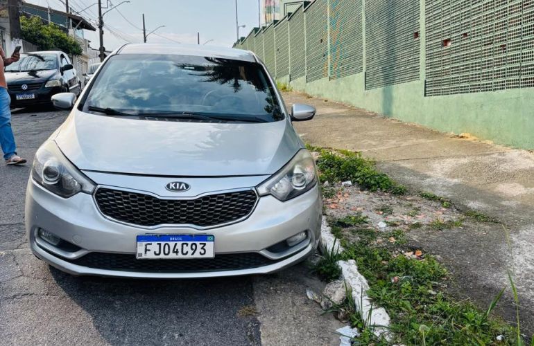 Kia Cerato SX 1.6 16V E.294 (Aut) - Foto #6