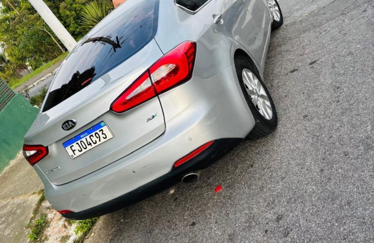 Kia Cerato SX 1.6 16V E.294 (Aut) - Foto #7