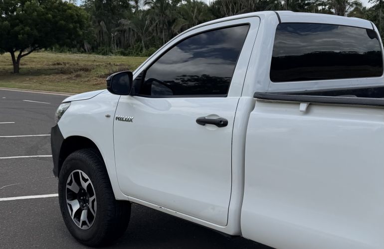Toyota Hilux 2.8 TDI CS 4x4 - Foto #8