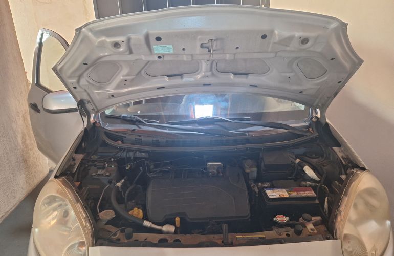 Nissan March 1.0 16V S (Flex) - Foto #6