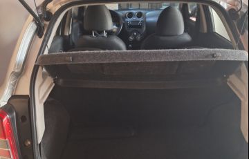 Nissan March 1.0 16V S (Flex) - Foto #8