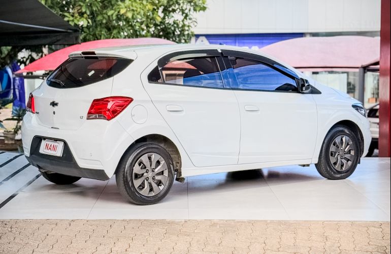 Chevrolet Onix 1.4 LT SPE/4 - Foto #4
