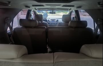 Toyota Hilux SW4 3.0 TDI 4x4 SRV 7L - Foto #2